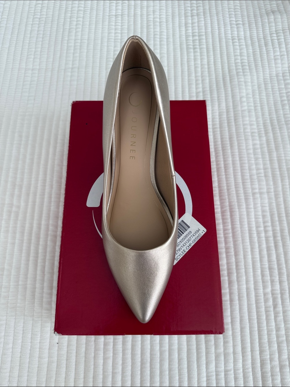 Journee | Scylee Wide Width Pumps